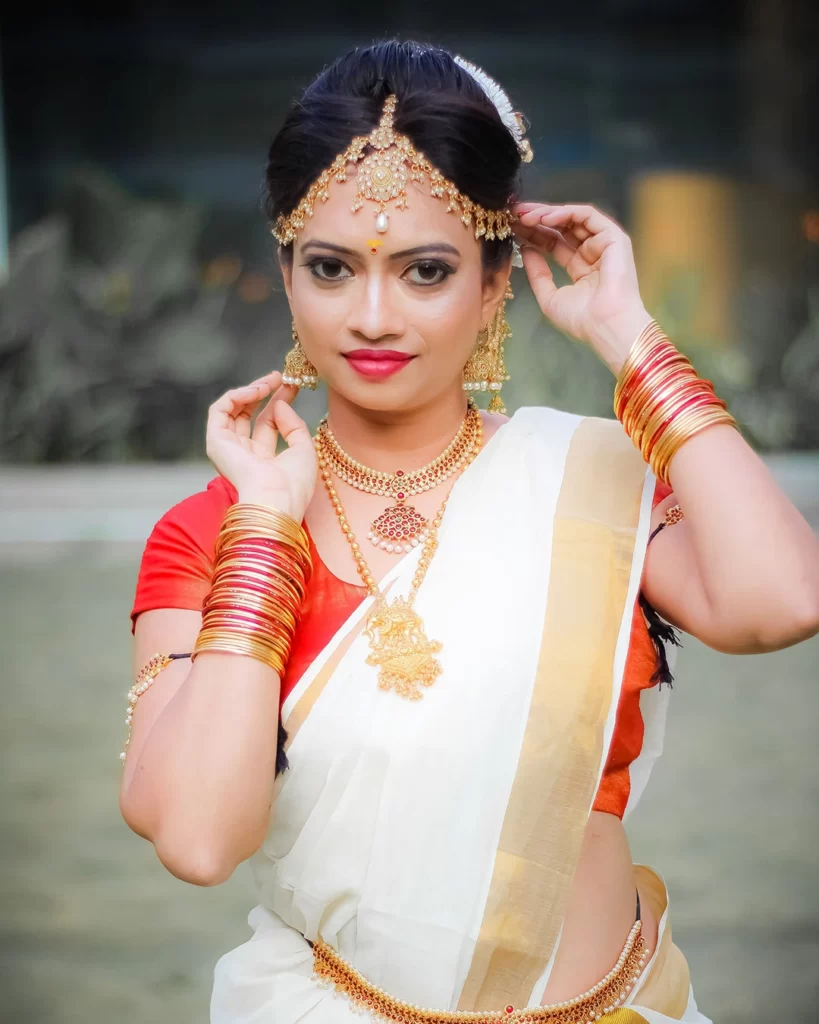 Red-Color-stones-and-pearled-bride