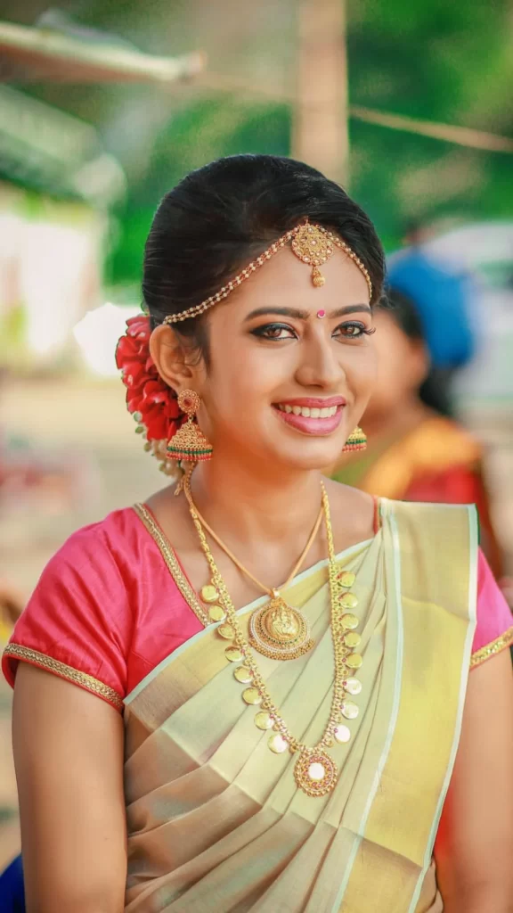 Traditional Short Necklace with Kerala Sareee