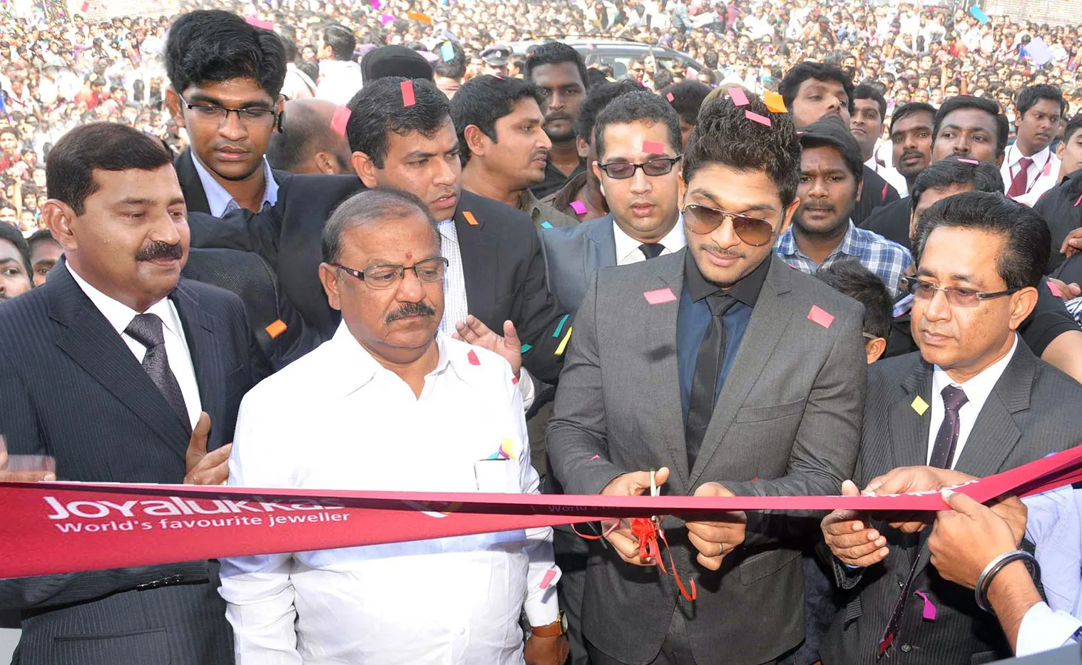 Joy Alukkas Inaugral Ceremony Allu Arjun