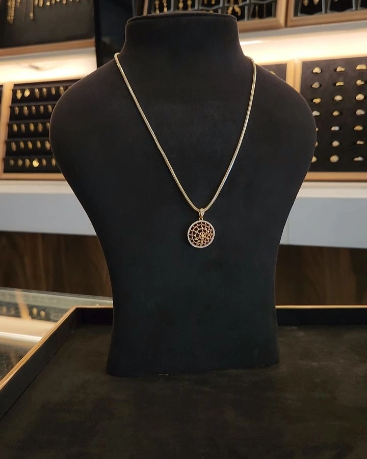 Minimalist Round Gold Necklace