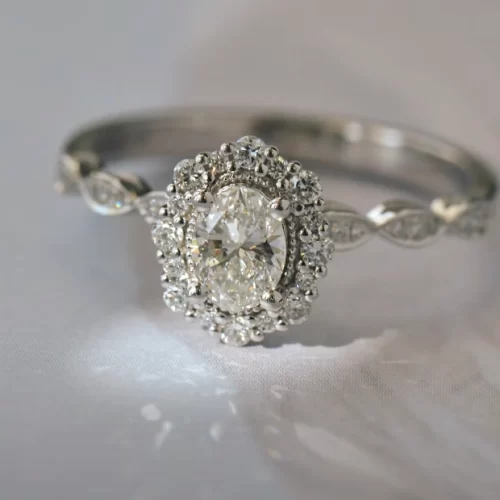 Oval cut shape diamond ring