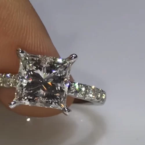Round shape diamond ring